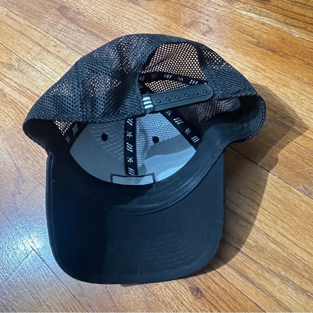 Adidas Originals Black Trucker Hat Mesh Snapback One Size Adjustable - Picture 3 of 4